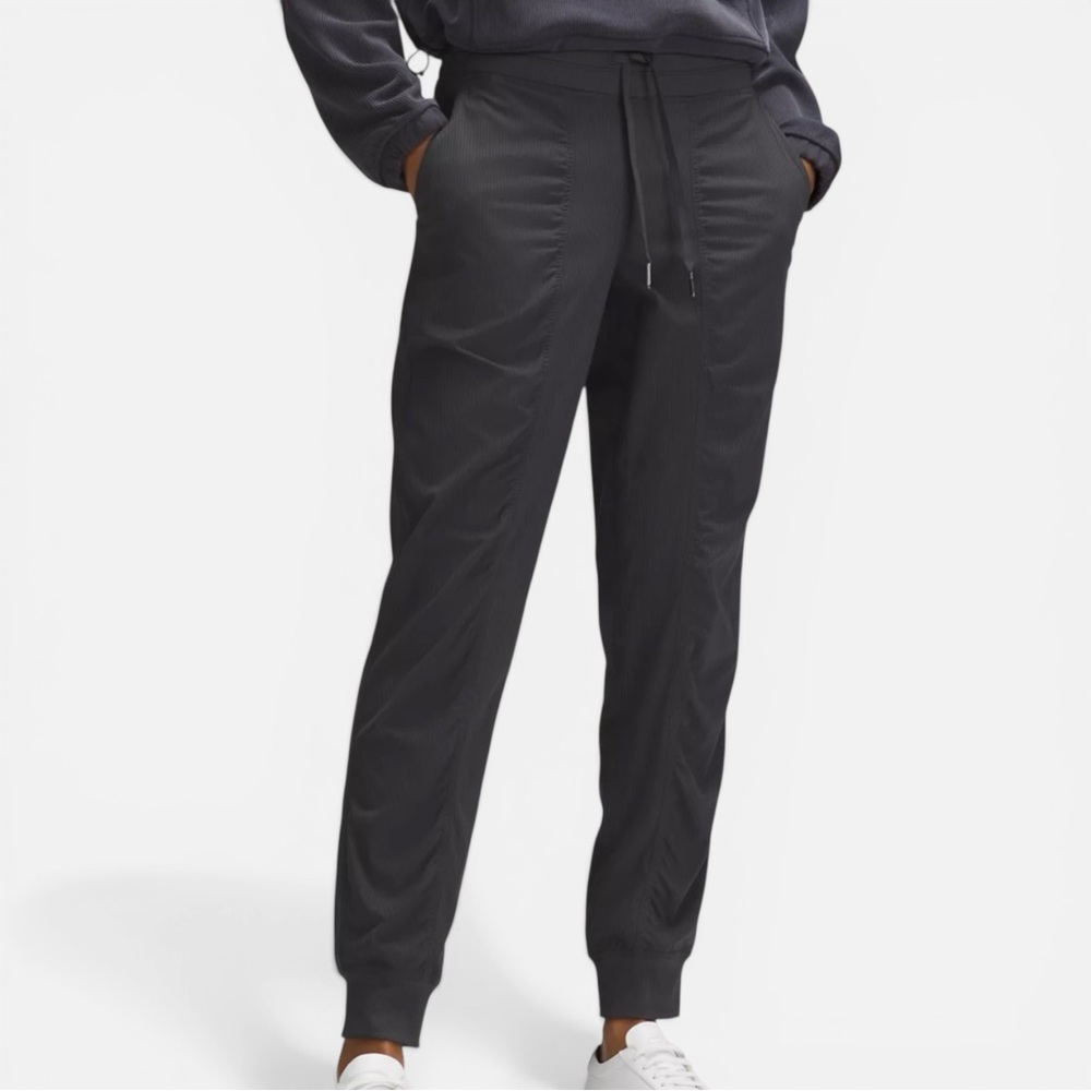 Lululemon Mid-rise Full Length Dance Studio Joggers Size 4 Graphite Gray